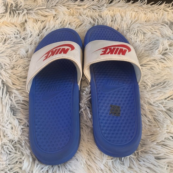 Nike Slides - Picture 2 of 3